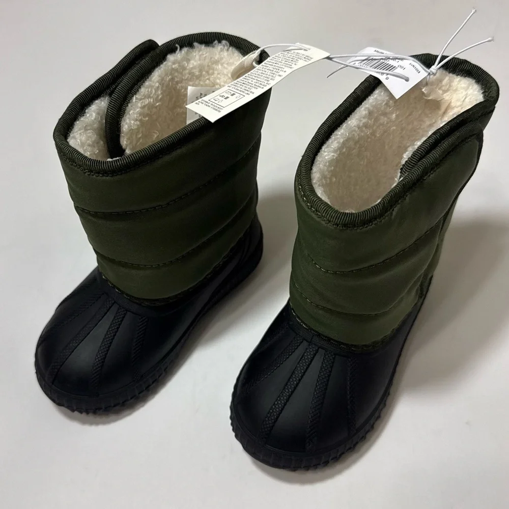 Old Navy Kids Winter Boots Sherpa Lined in Olive Green - Size 7 *NWT*